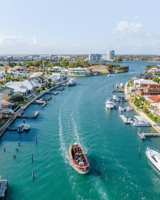 Oasis Mandurah Resort ภายนอก รูปภาพ