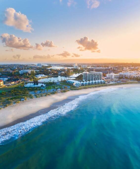 Oasis Mandurah Resort ภายนอก รูปภาพ