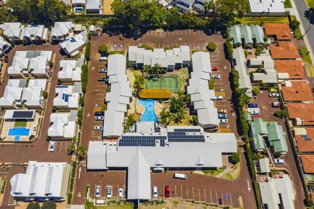 Oasis Mandurah Resort ภายนอก รูปภาพ