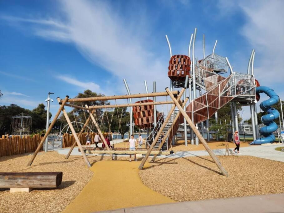 Oasis Mandurah Resort ภายนอก รูปภาพ